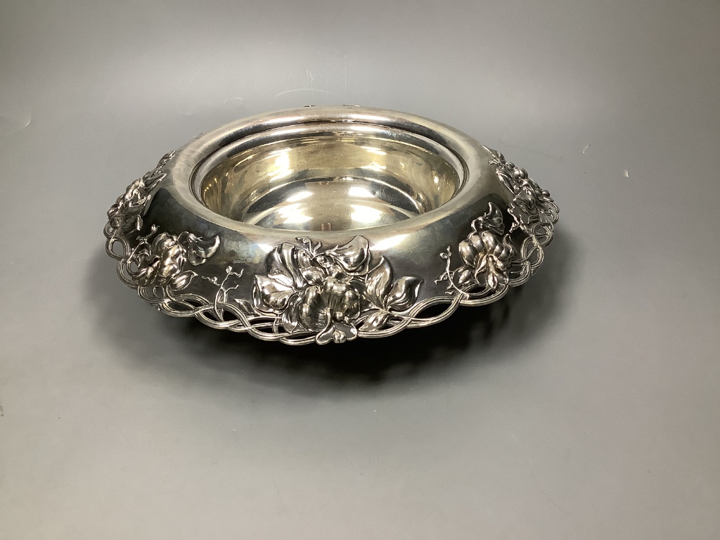 An early 20th century Tiffany & Co sterling 925 bowl, with pierced floral decorated border, 1902-1907 mark
